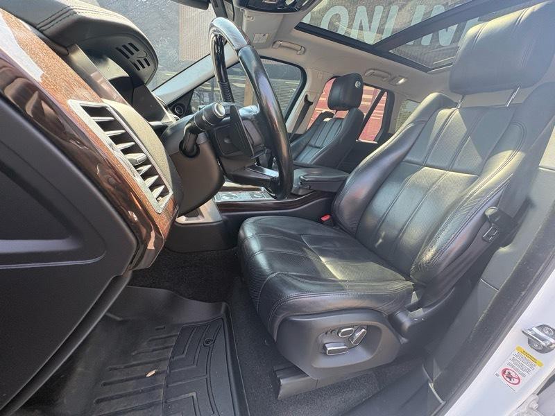 2015 Land Rover Range Rover Image 22