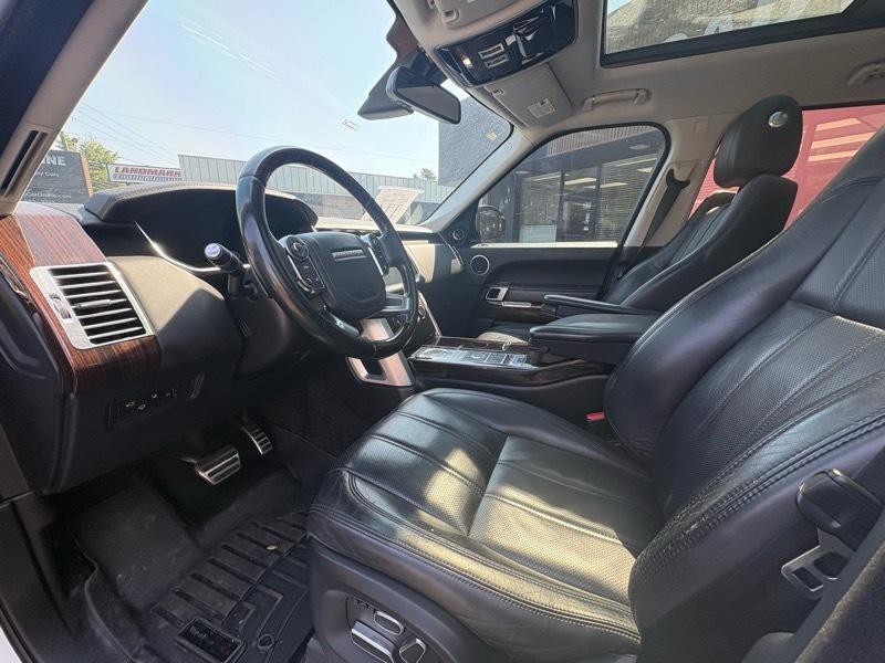 2015 Land Rover Range Rover Image 23