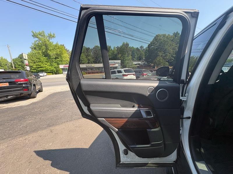 2015 Land Rover Range Rover Image 30