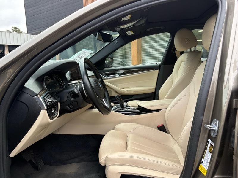 2019 BMW 5 Series Image 9