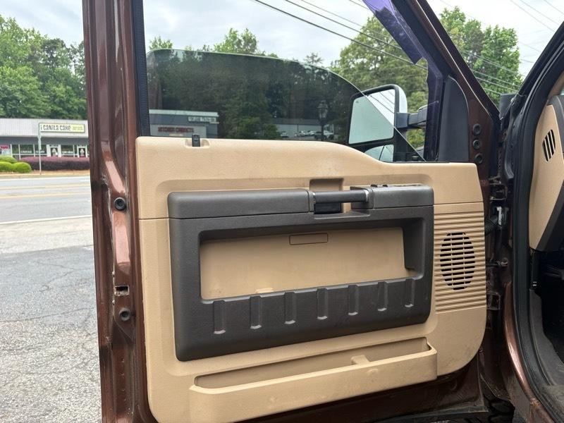 2011 Ford F-250 Image 11