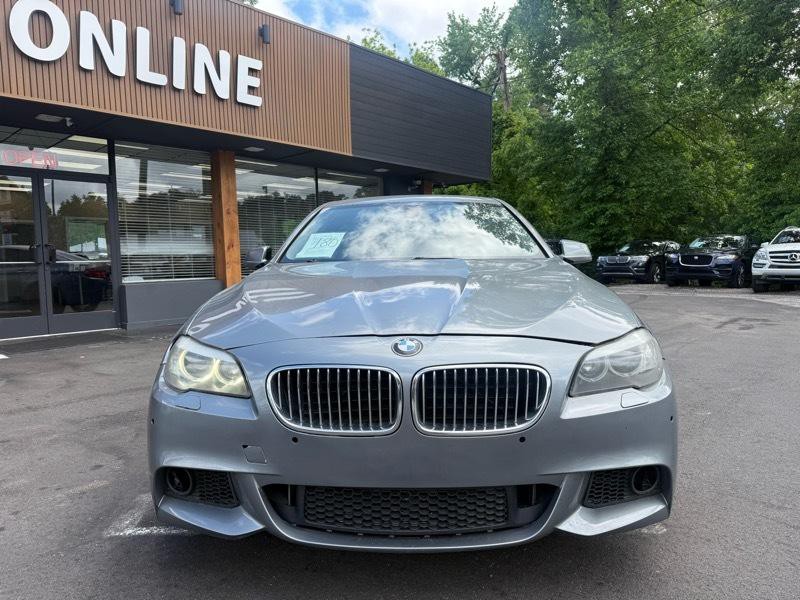 2011 BMW 5 Series Image 2