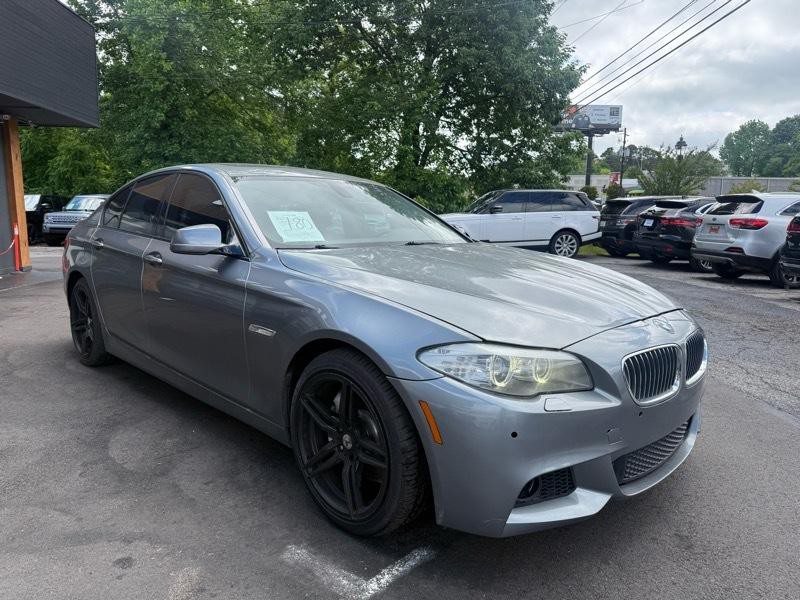 2011 BMW 5 Series Image 3