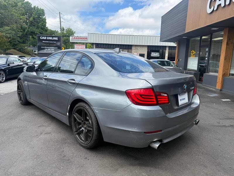 2011 BMW 5 Series Image 6