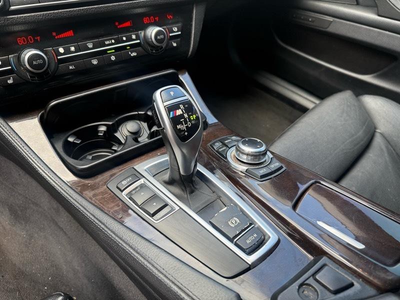 2011 BMW 5 Series Image 10