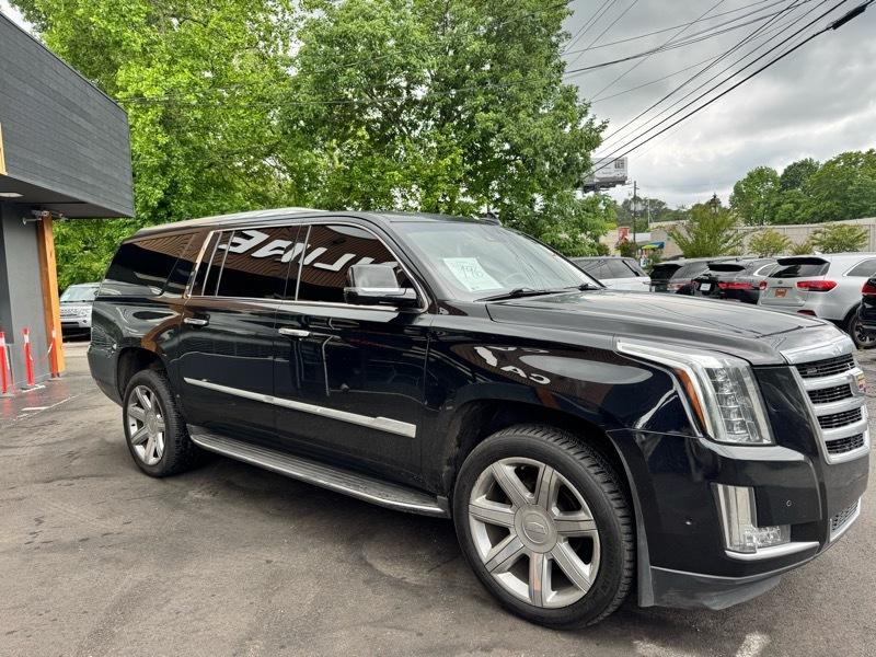 2017 Cadillac Escalade Image 3