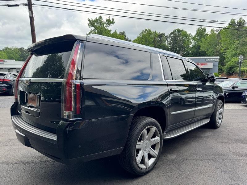 2017 Cadillac Escalade Image 5