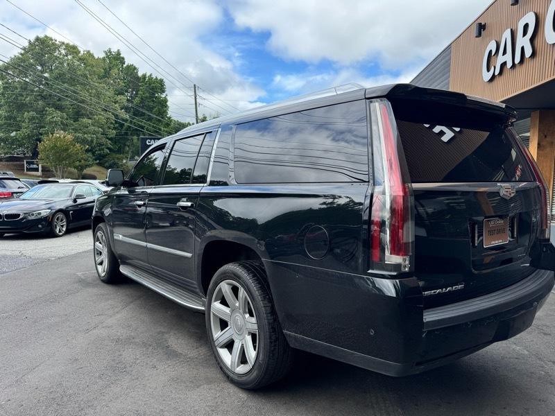 2017 Cadillac Escalade Image 6