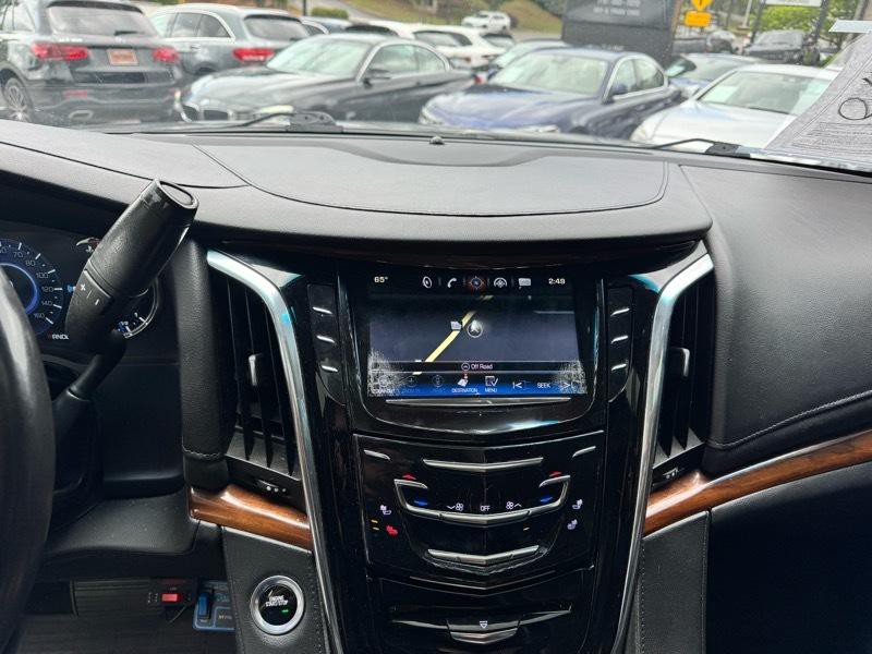 2017 Cadillac Escalade Image 8