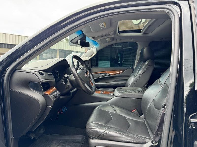 2017 Cadillac Escalade Image 10