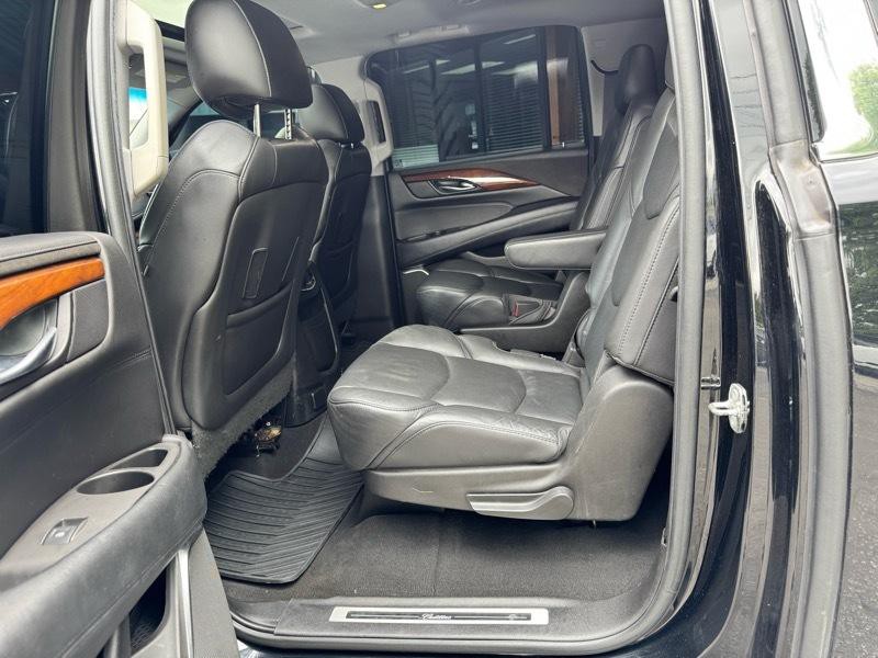 2017 Cadillac Escalade Image 13