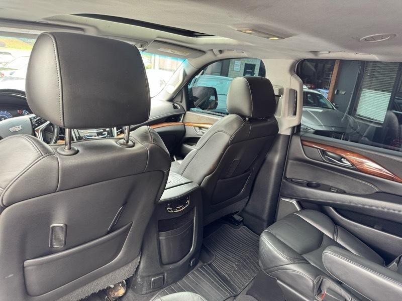2017 Cadillac Escalade Image 14
