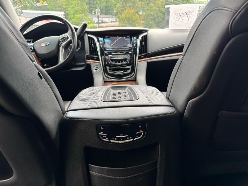 2017 Cadillac Escalade Image 15