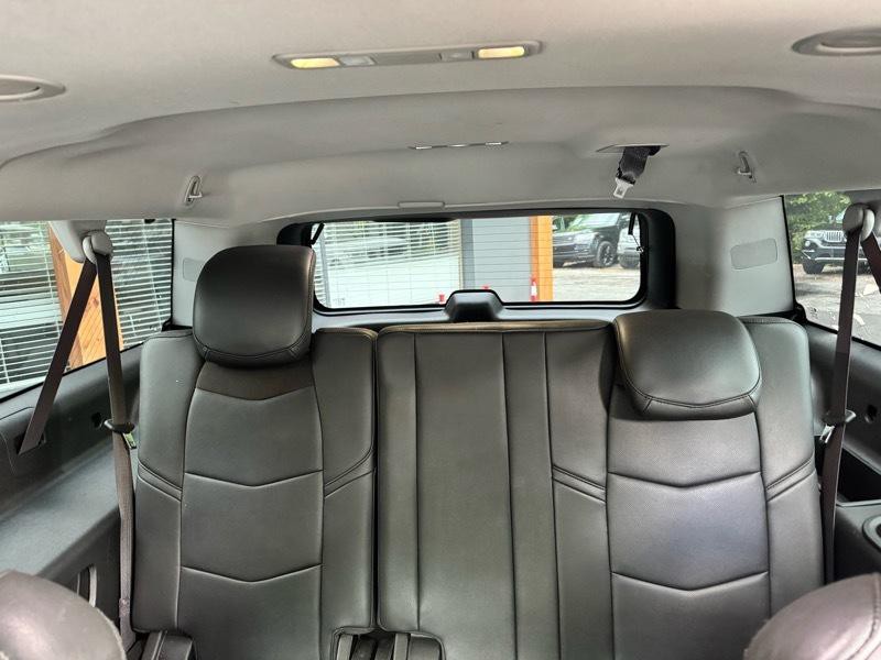 2017 Cadillac Escalade Image 17