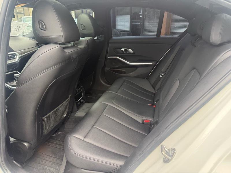 2019 BMW 3 Series Image 9