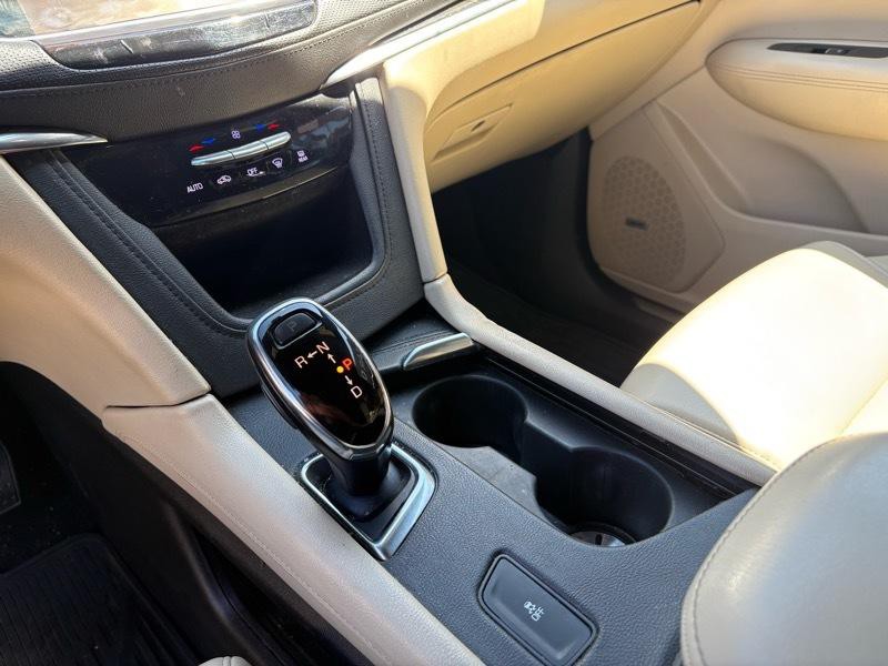 2017 Cadillac XT5 Image 8