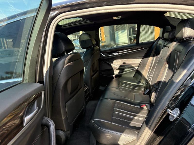 2018 BMW 5 Series Image 11