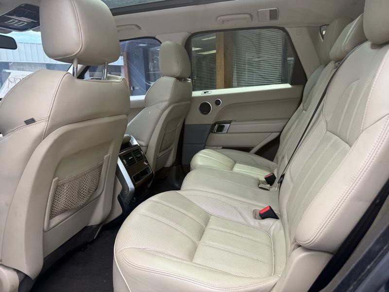2015 Land Rover Range Rover Sport Image 9