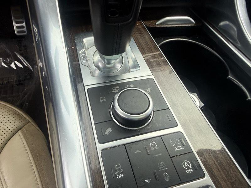 2015 Land Rover Range Rover Sport Image 16