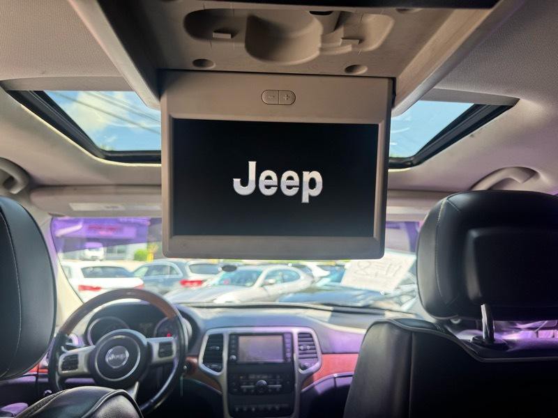 2011 Jeep Grand Cherokee Image 21