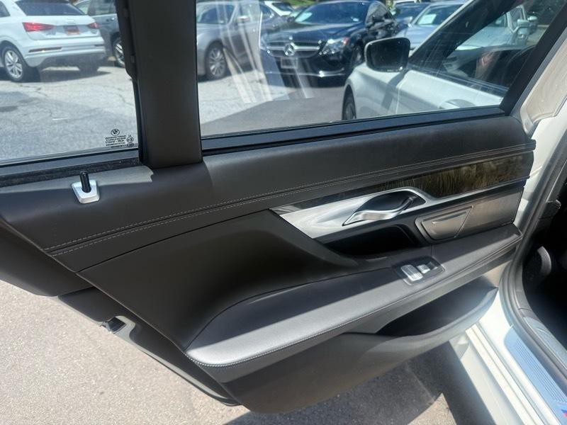 2017 BMW 7 Series Image 8