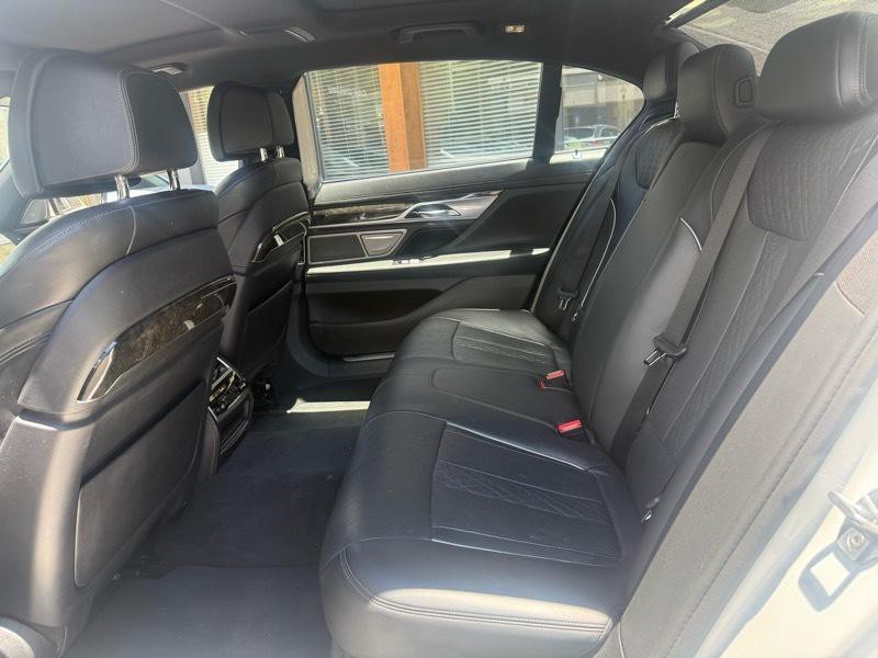 2017 BMW 7 Series Image 10