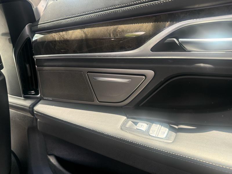 2017 BMW 7 Series Image 12