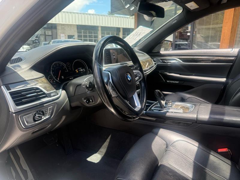 2017 BMW 7 Series Image 19
