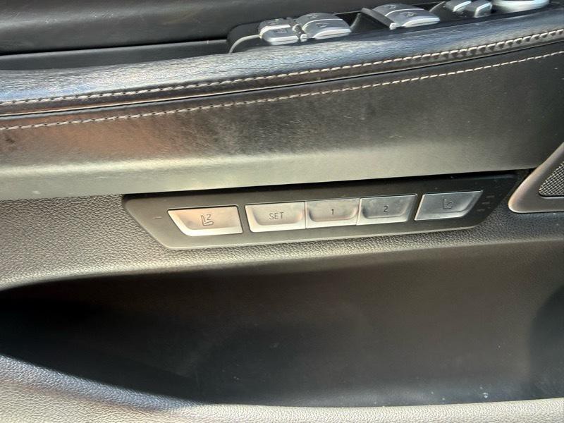 2017 BMW 7 Series Image 23