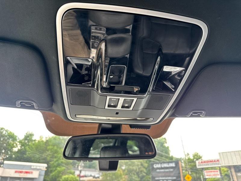 2014 Land Rover Range Rover Image 16