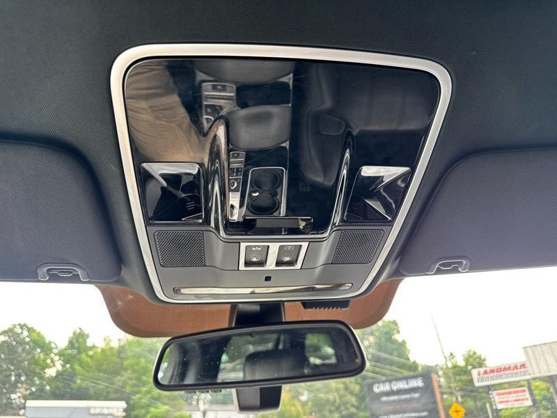 2014 Land Rover Range Rover Image 17
