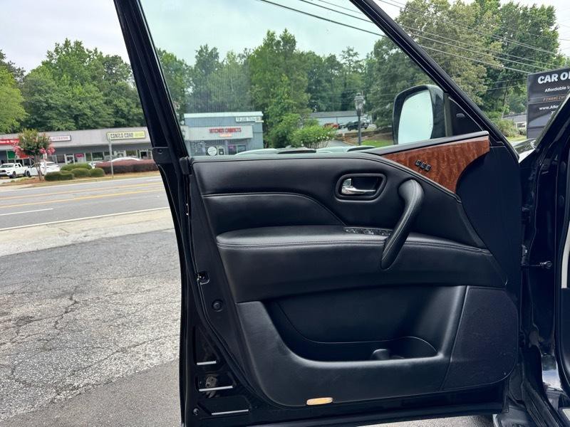 2018 INFINITI QX80 Image 9