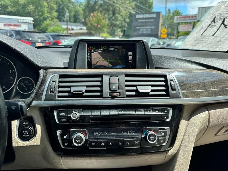 2017 BMW 3 Series Image 14