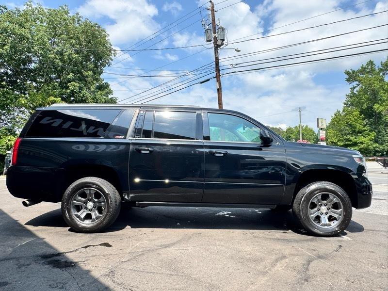 2015 Chevrolet Suburban Image 4