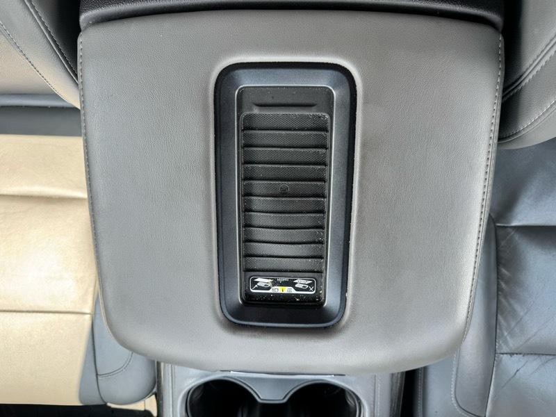 2015 Chevrolet Suburban Image 26