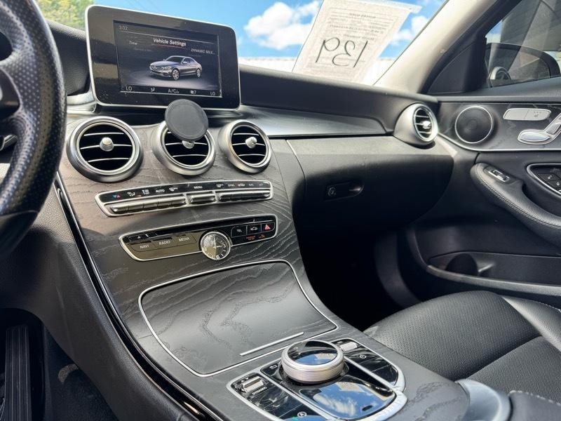 2017 Mercedes-Benz C-Class Image 13
