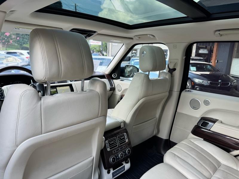 2017 Land Rover Range Rover Image 19