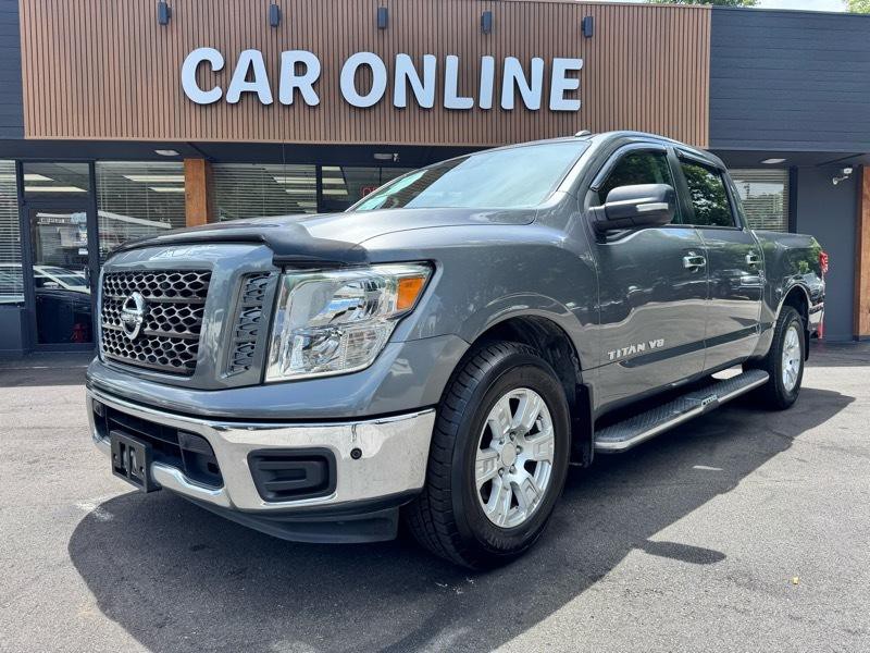 2019 Nissan Titan Image 1