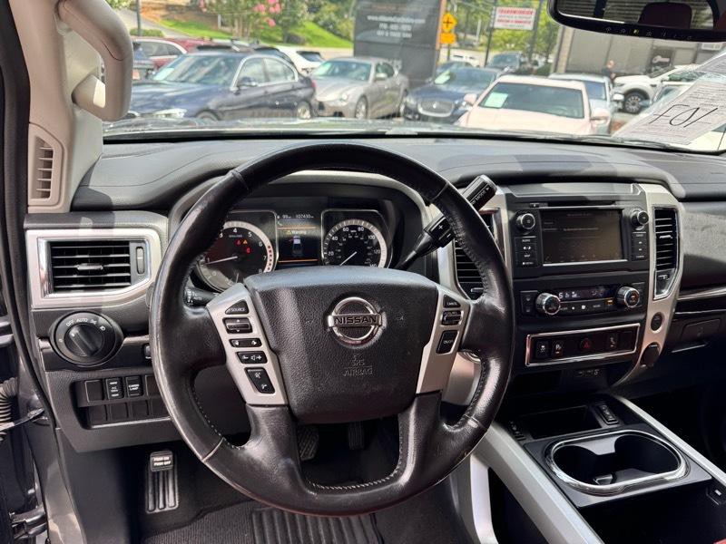 2019 Nissan Titan Image 13