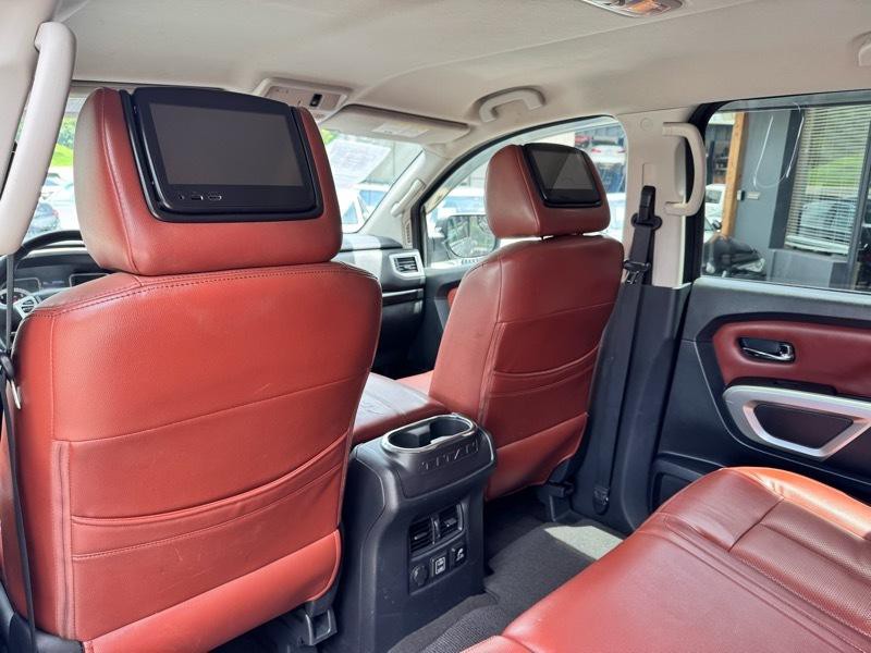 2019 Nissan Titan Image 30
