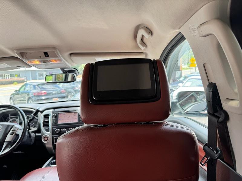 2019 Nissan Titan Image 33