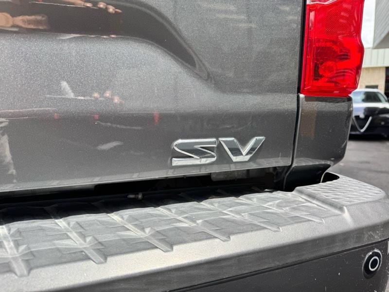 2019 Nissan Titan Image 38