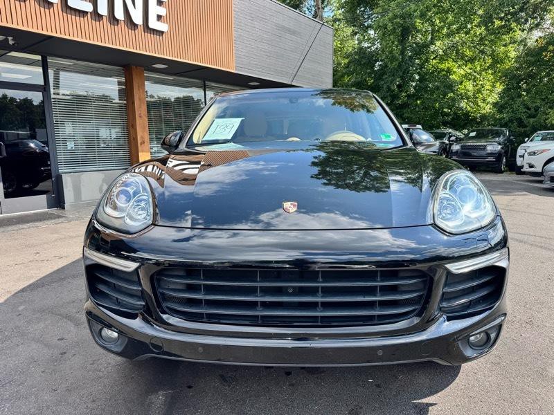 2017 Porsche Cayenne Image 2