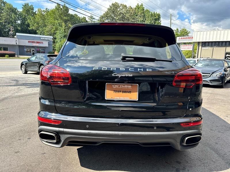 2017 Porsche Cayenne Image 8