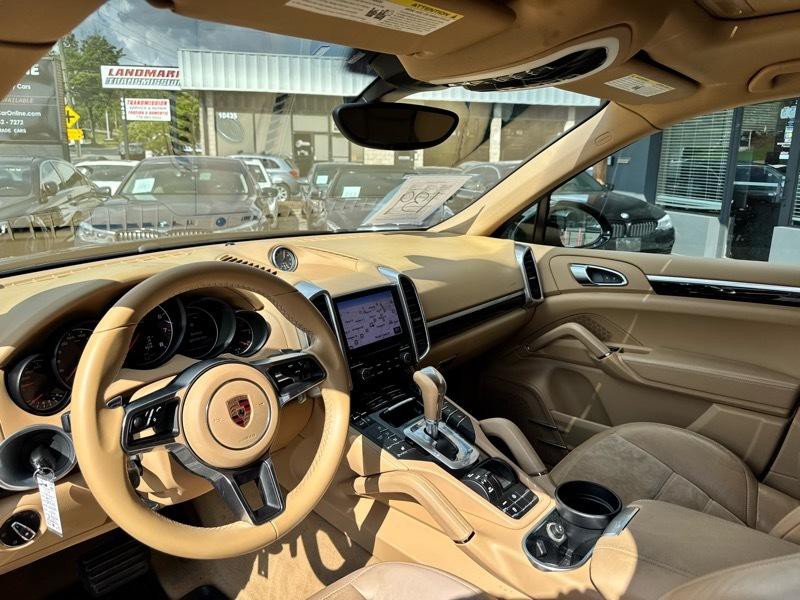 2017 Porsche Cayenne Image 9