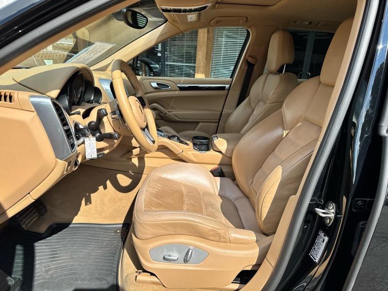 2017 Porsche Cayenne Image 10