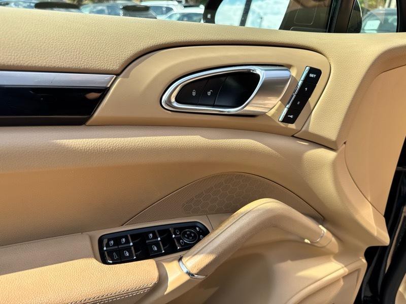 2017 Porsche Cayenne Image 11