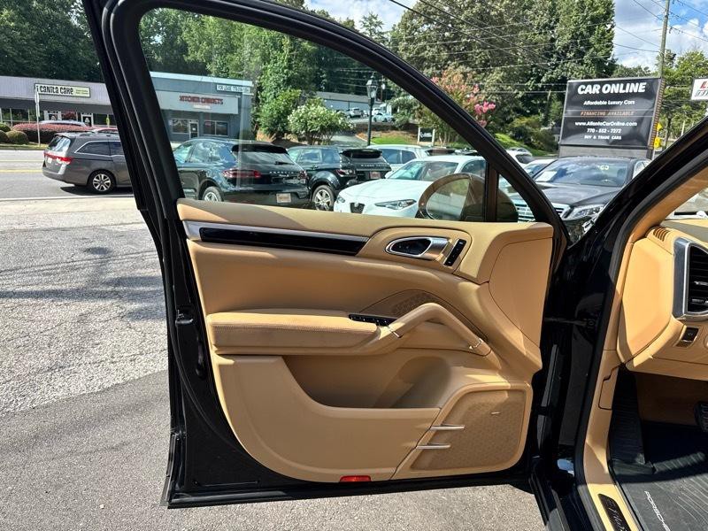 2017 Porsche Cayenne Image 12