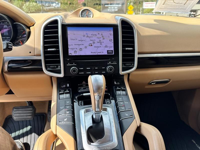 2017 Porsche Cayenne Image 16