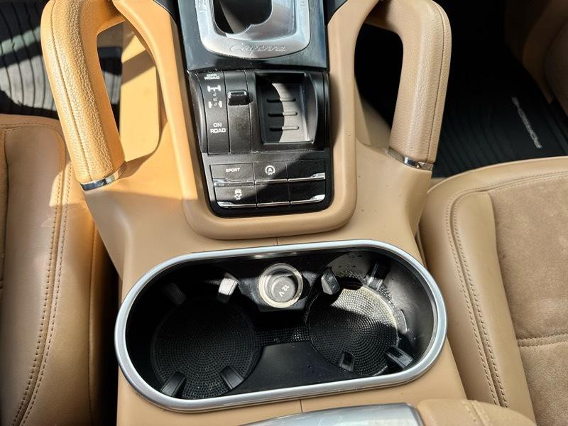 2017 Porsche Cayenne Image 18